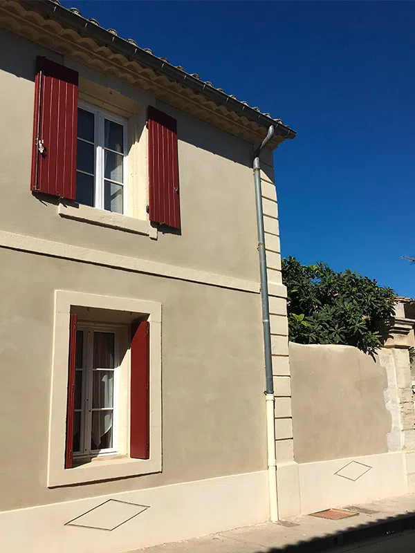 Ravalement de façade maison ancienne Vergèze