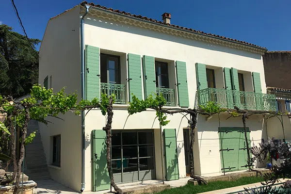 Rénovation d'enduit pour une bastide sur les hauteurs de Nîmes